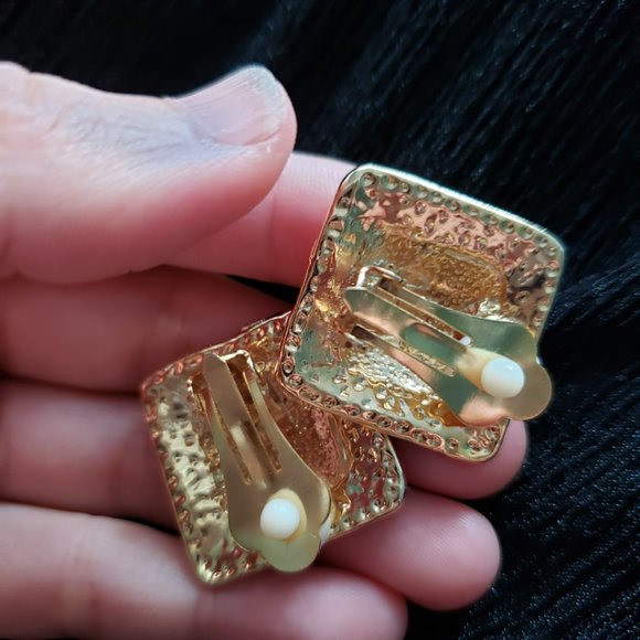 Vintage Cream and Yellow Enamel Square Clip On Earrings - Picture 6 of 10